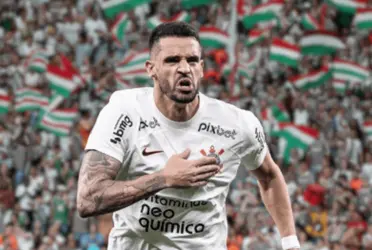 Jogador está acertado com o tricolor carioca após indefinição com Corinthians