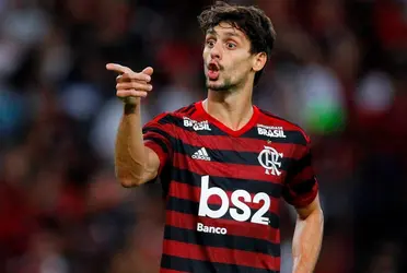 O zagueiro Rodrigo Caio perdeu espaço no Flamengo e estaria disposto a sair 