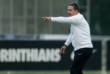 O treinador ainda não venceu na temporada e agora está sob extrema pressão no Corinthians