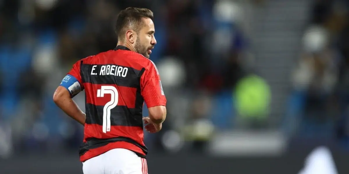 Com o interesse de outros clubes, o Flamengo acha melhor prorrogar o vínculo com o jogador