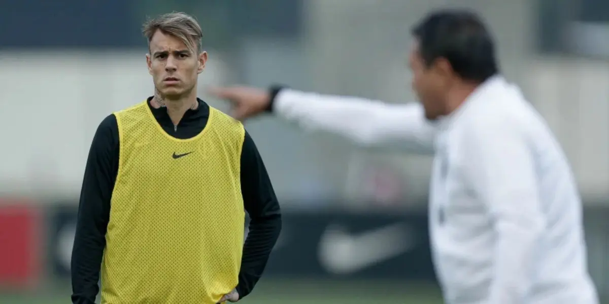 Durante a entrevista coletiva o técnico falou sobre a qualidade de Róger Guedes e onde ele deve atuar em campo