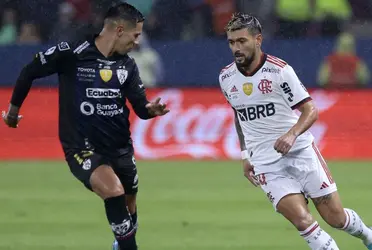 Equipe de Vítor Pereira chegou com uma formação ousada, mas que faltou eficiência para marcar o primeiro gol