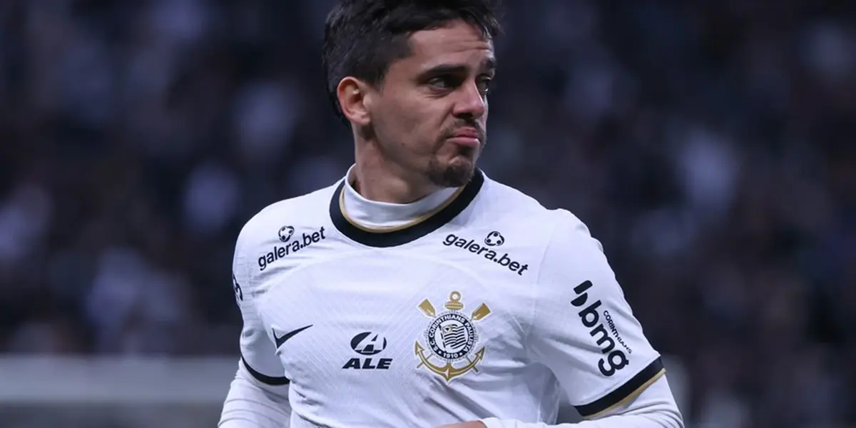 Fagner em mais uma partida pelo Corinthians