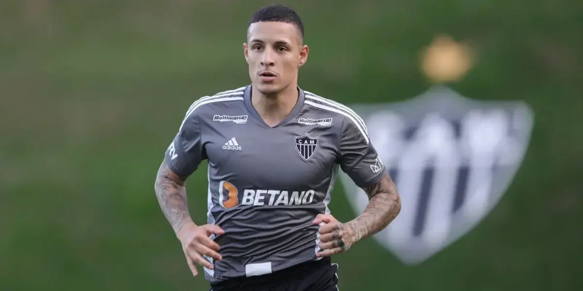 Guilherme Arana vem de uma grave lesão no joelho e tenta se recuperar em campo 