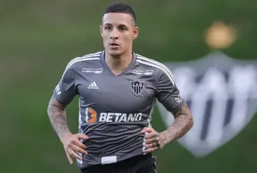 Guilherme Arana vem de uma grave lesão no joelho e tenta se recuperar em campo 