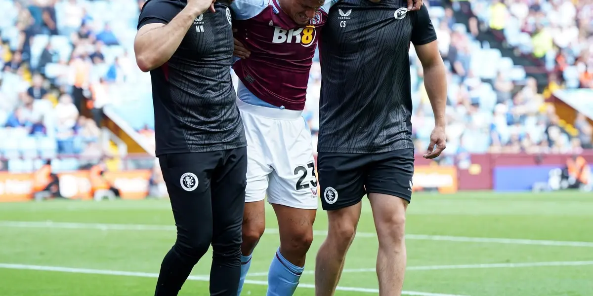 Jogador do Aston Villa se lesionou após lance de jogo