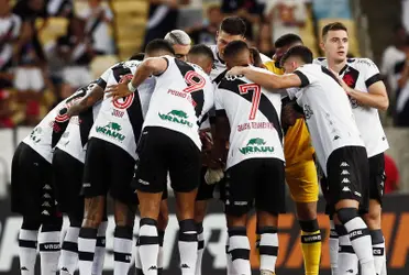 Jogadores do Vasco antes de partida começar