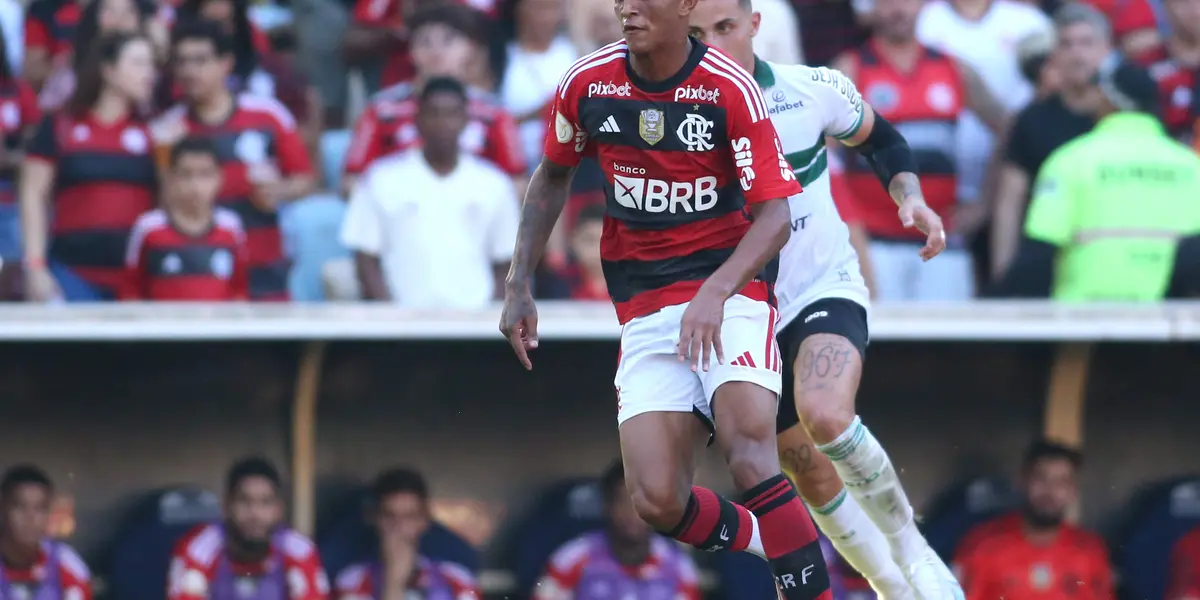 Lateral Wesley, titular no Mengão, recebe proposta especulada de gigante; possibilidade de negociação no horizonte