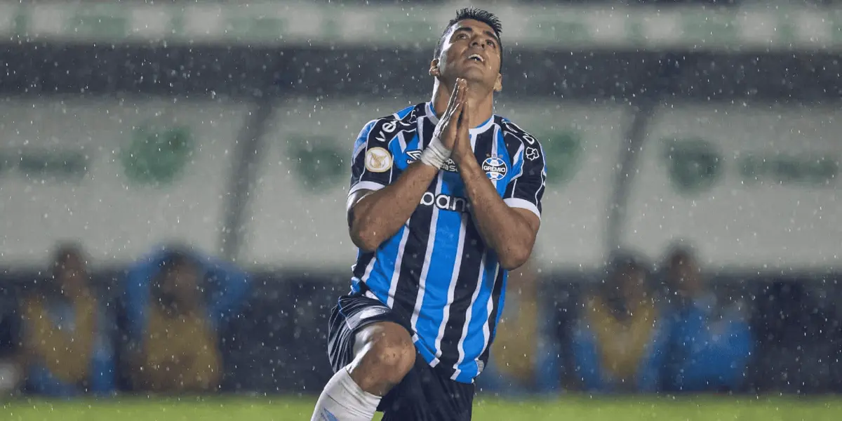 Luis Suárez passa por sérios problemas físicos para continuar jogando pelo Grêmio 