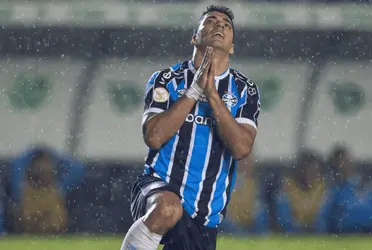 Luis Suárez passa por sérios problemas físicos para continuar jogando pelo Grêmio 