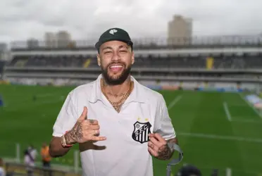 Neymar, que está se recuperando de lesão, tomou uma atitude inesperada