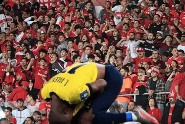 O atacante colorado perdeu duas chances claras de gol