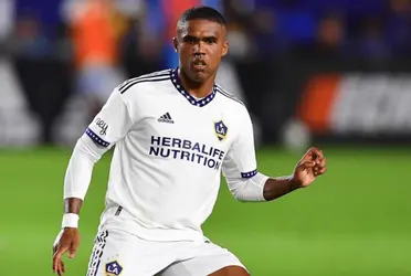 O atacante Douglas Costa atualmente está jogando na MLS 