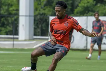 O atacante Marinho estava quase acertado para sair do Flamengo, mas uma exigência de última hora acabou com tudo