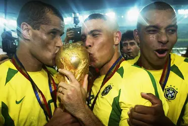 O Brasil foi campeão do mundial em 2002 pela quinta vez, mas um dos jogadores foi detido anos depois