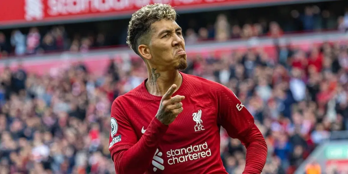 O brasileiro Roberto Firmino anunciou sua saída do Liverpool nesta temporada