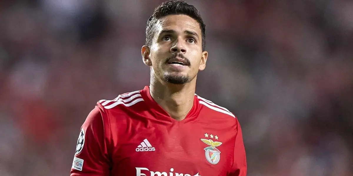 O Corinthians parecia acertado com o zagueiro do Benfica, mas o negócio parece ter recuado