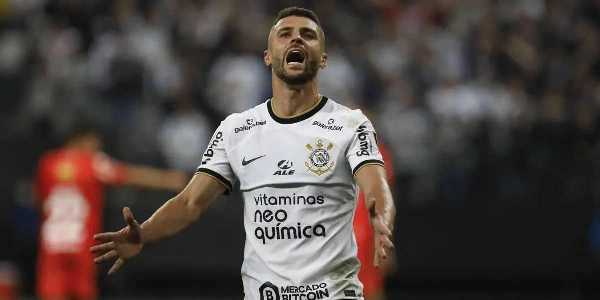 O diretor de futebol do Corinthians, Alessandro Nunes não poupou críticas a nome do elenco