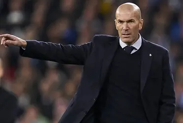 O francês Zinédine Zidane seria a segunda opção após Carlo Ancelotti