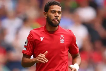 O jogador está em contrato de empréstimo com o Nottingham Forest na Premier League