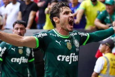 O meia de 27 anos, Raphael Veiga fica perto de receber uma oferta de um clube da Premier League