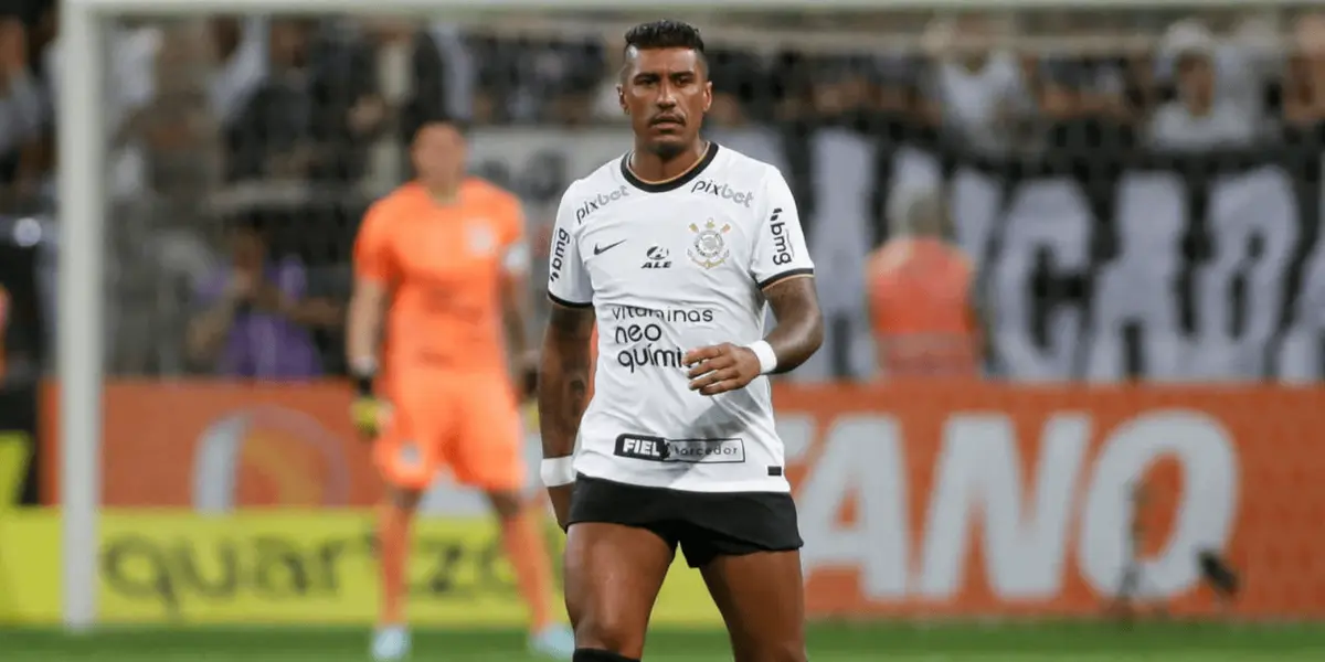 O meia Paulinho não está nos planos de Luxemburgo e ainda tem propostas para deixar o Corinthians