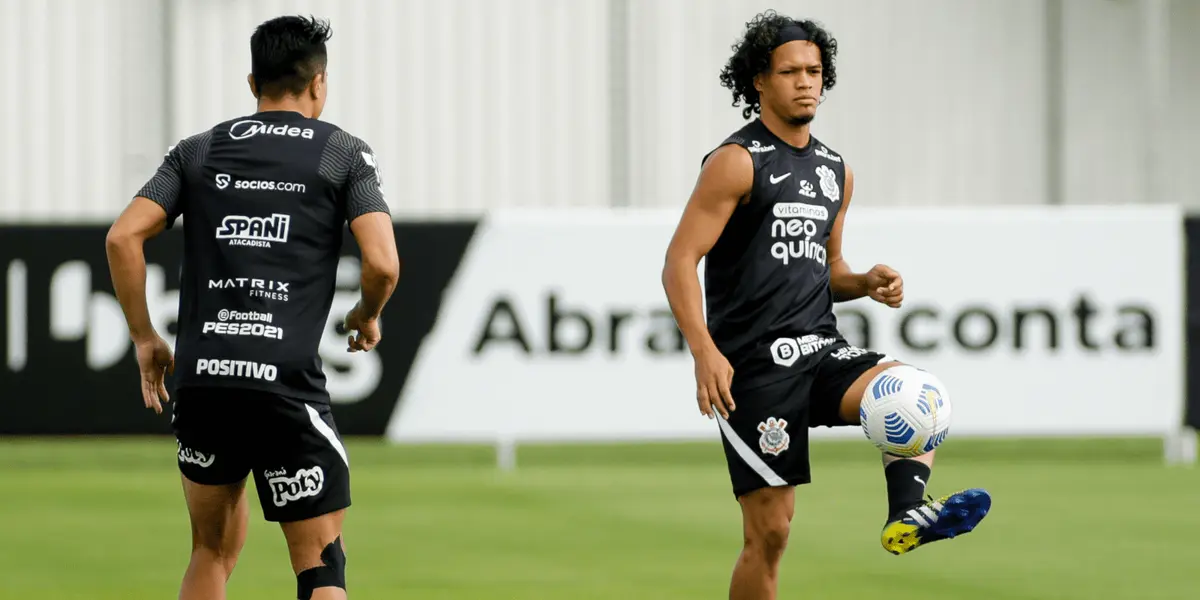 O técnico começa a rejuvenescer o elenco e montar um Corinthians que ele julga ser o ideal