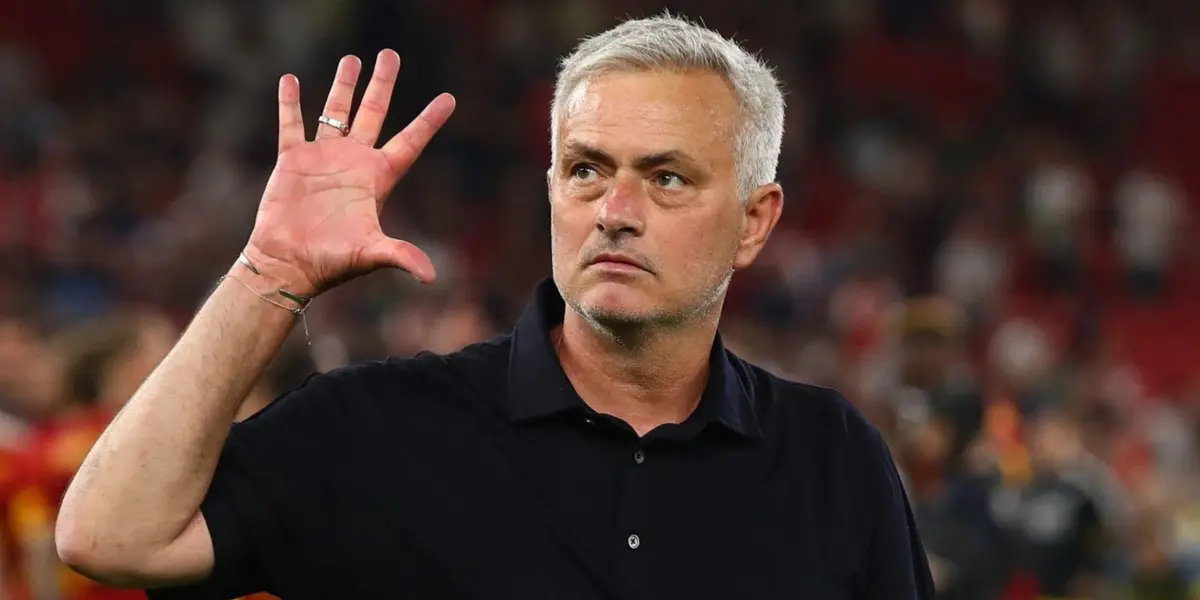 O técnico português José Mourinho perdeu a sua primeira final em competições europeias