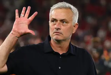 O técnico português José Mourinho perdeu a sua primeira final em competições europeias