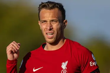 O volante Arthur Melo está de saída do Liverpool e deve assinar com um novo clube em breve