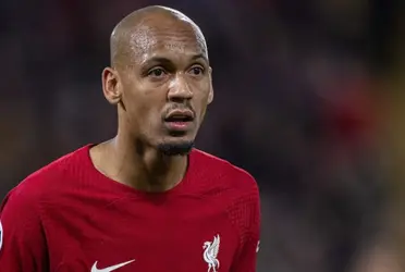 O volante brasileiro Fabinho aparece na lista de transferências do clube