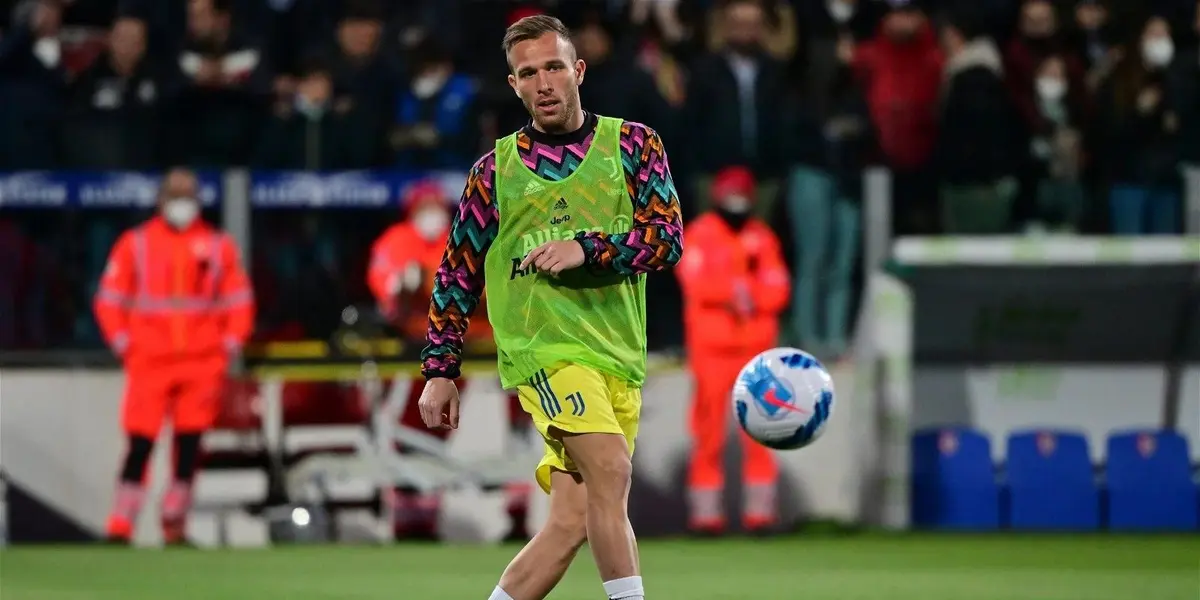 O volante de 26 anos, Arthur Melo, fez apenas 15 minutos com a camisa do Liverpool