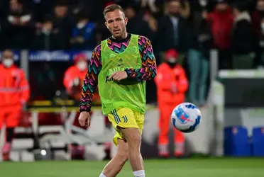 O volante de 26 anos, Arthur Melo, fez apenas 15 minutos com a camisa do Liverpool