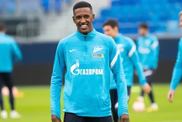 O zagueiro foi cedido ao Zenit, da Rússia, em acordo para a contratação definitiva do centroavante corintiano