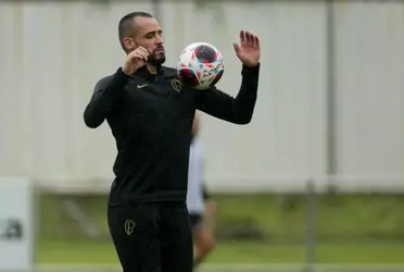 Renato Augusto segue em processo de recuperação e vira esperança do Corinthians de melhora na temporada