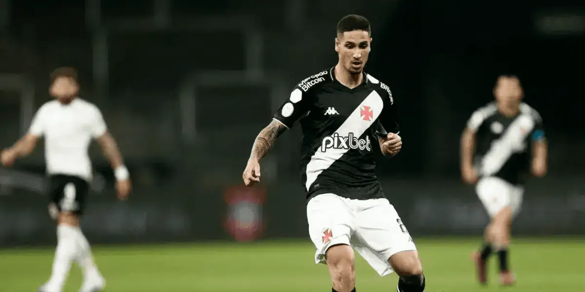 Técnico do Vasco quer colocar Praxedes em campo para o jogo decisivo contra o Bragantino